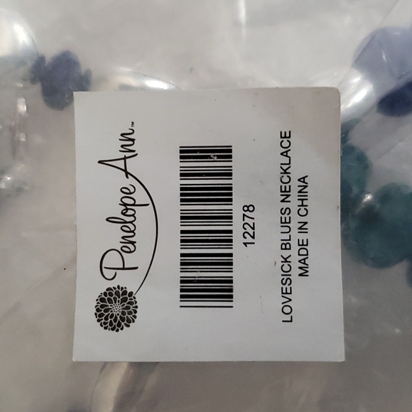 21" drop, fascinating Navy and Jade color beaded Necklace, trendy, rounded beads - Picture 8 of 8